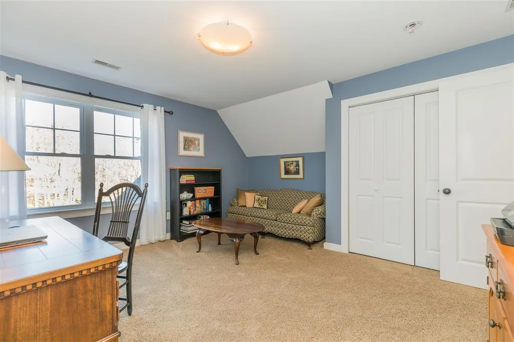 9 Heron Way Stratham NH 03885