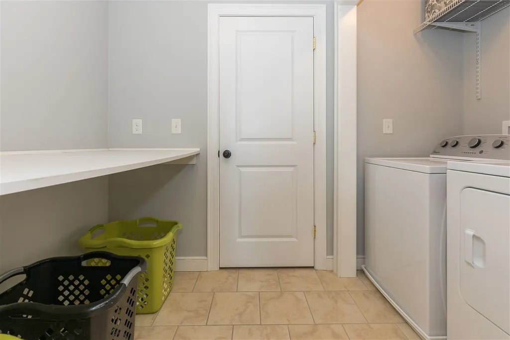 9 Heron Way Stratham NH 03885