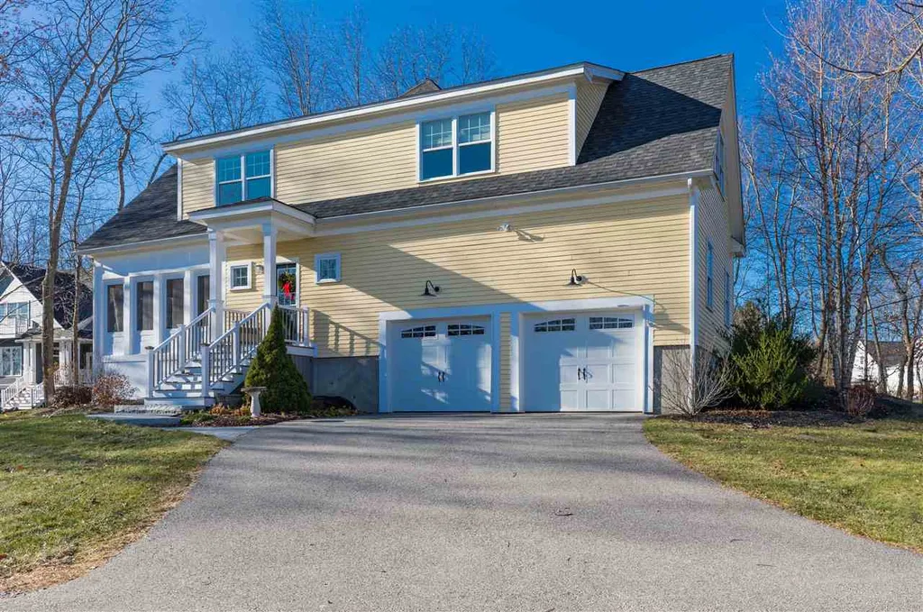 9 Heron Way Stratham NH 03885