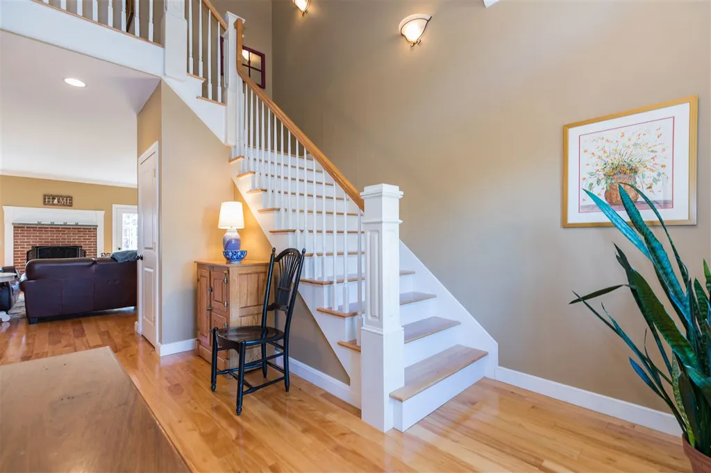 9 Heron Way Stratham NH 03885