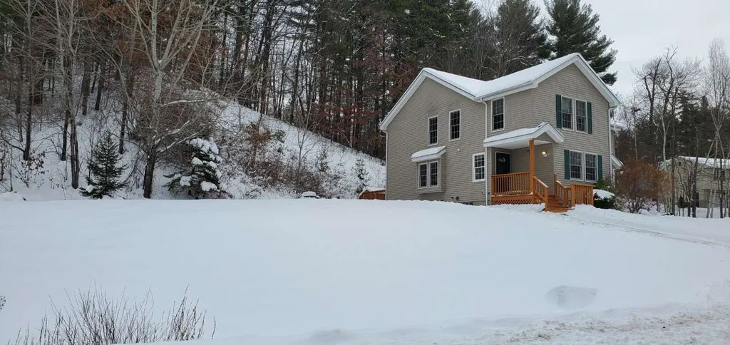33b Dale Road Hooksett NH 03106