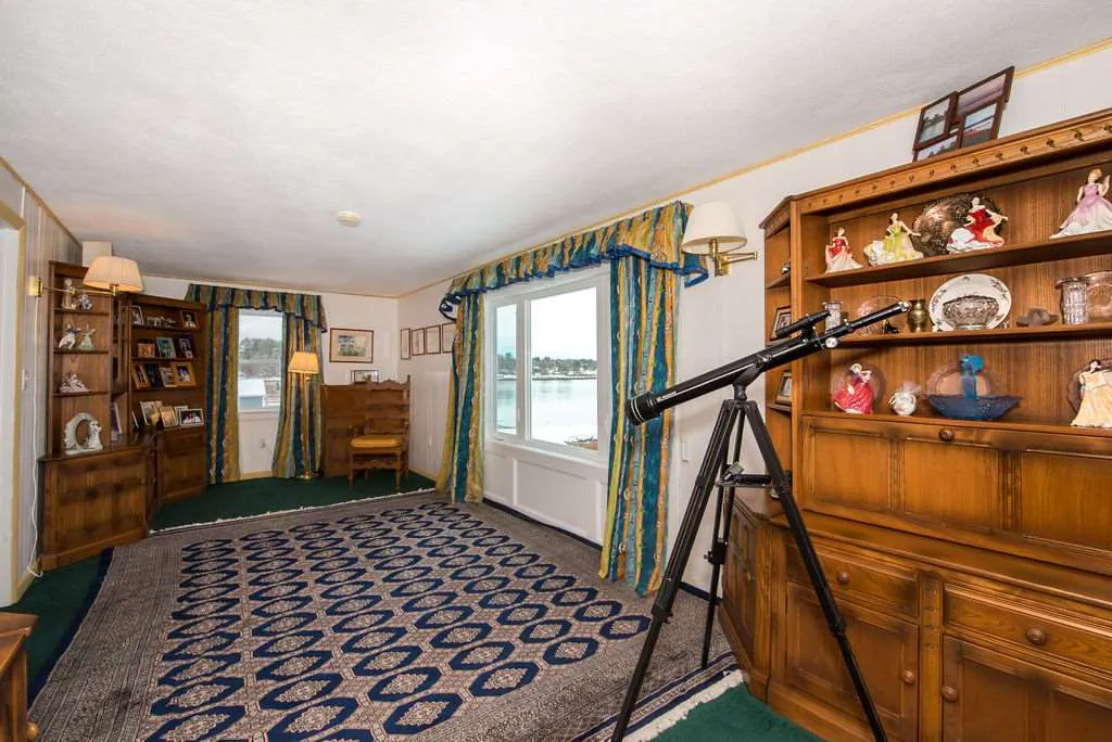 17 Wentworth Terrace Dover NH 03820