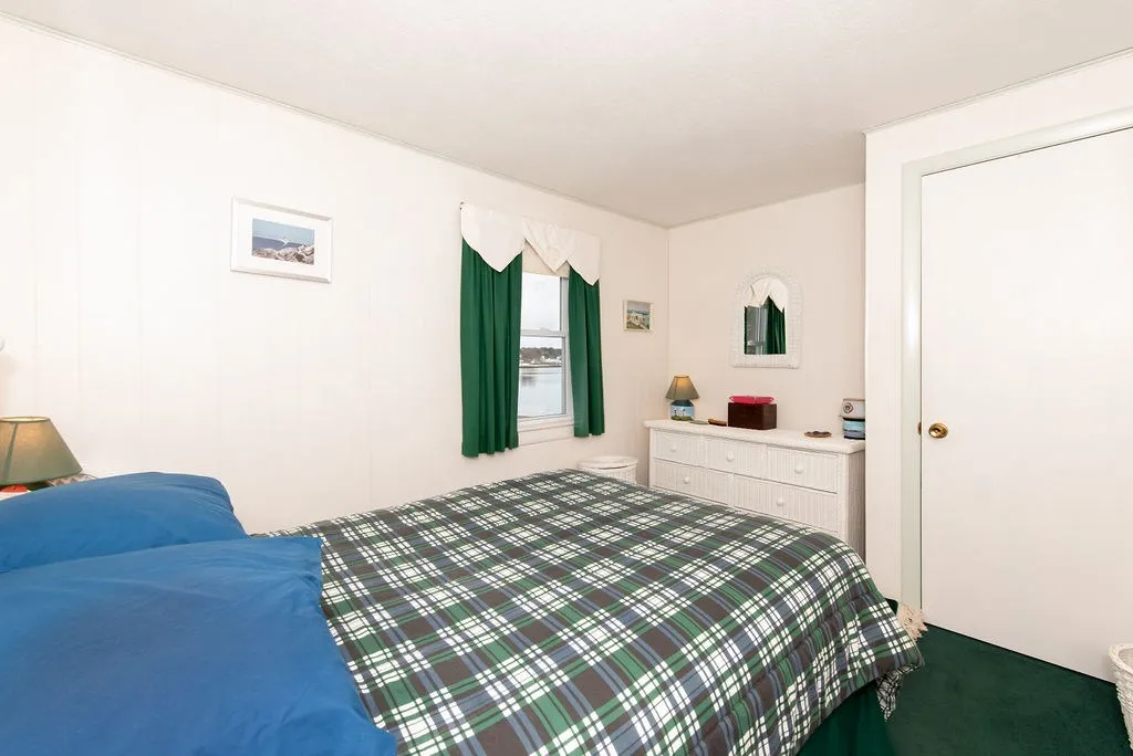 17 Wentworth Terrace Dover NH 03820