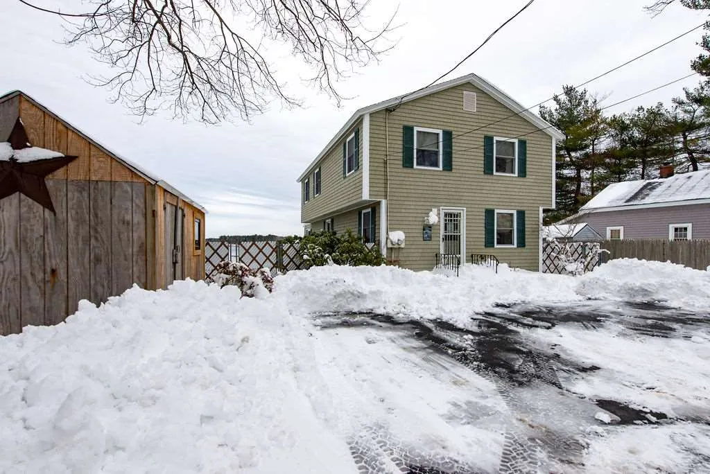 17 Wentworth Terrace Dover NH 03820