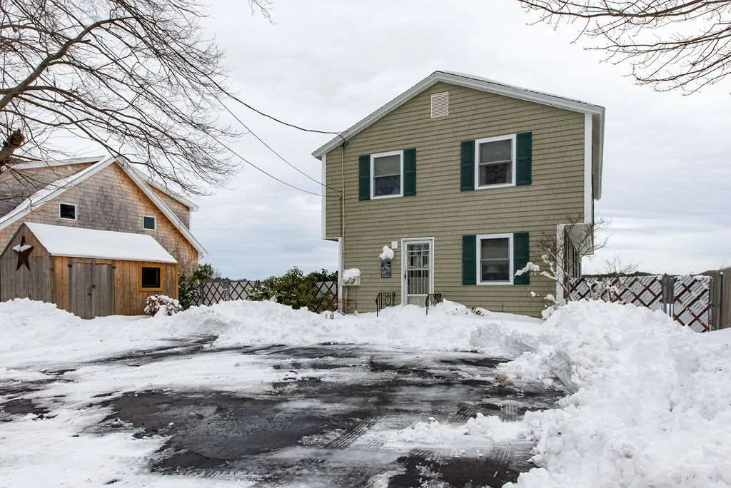 17 Wentworth Terrace Dover NH 03820