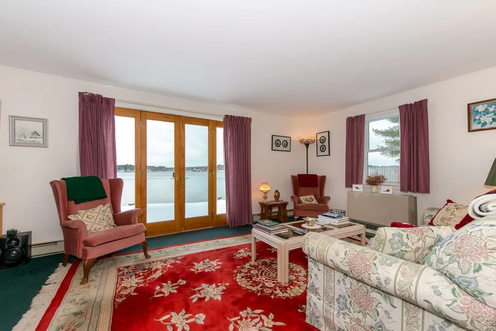 17 Wentworth Terrace Dover NH 03820