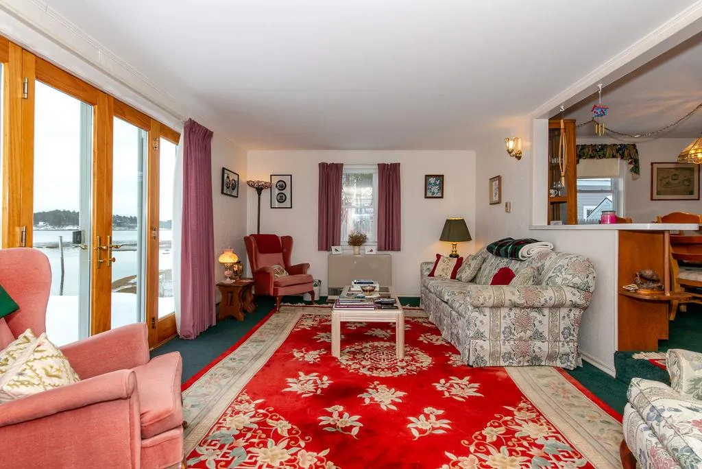 17 Wentworth Terrace Dover NH 03820