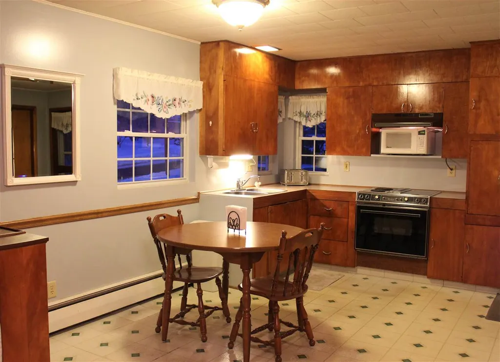 8 Fairview Avenue Pembroke NH 03275
