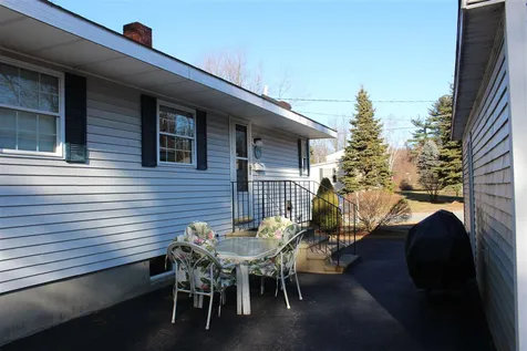 8 Fairview Avenue Pembroke NH 03275