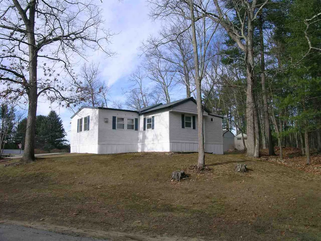 20 Greatstone Drive Nashua NH 03063