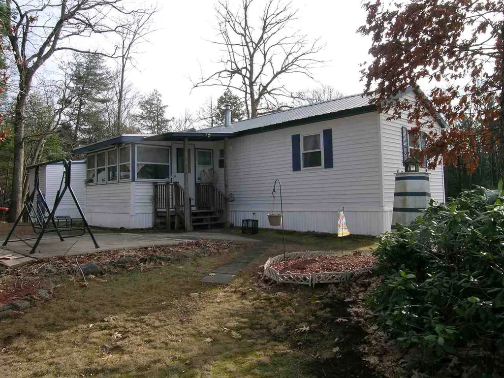 20 Greatstone Drive Nashua NH 03063