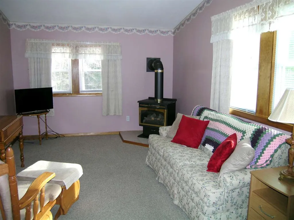 20 Greatstone Drive Nashua NH 03063