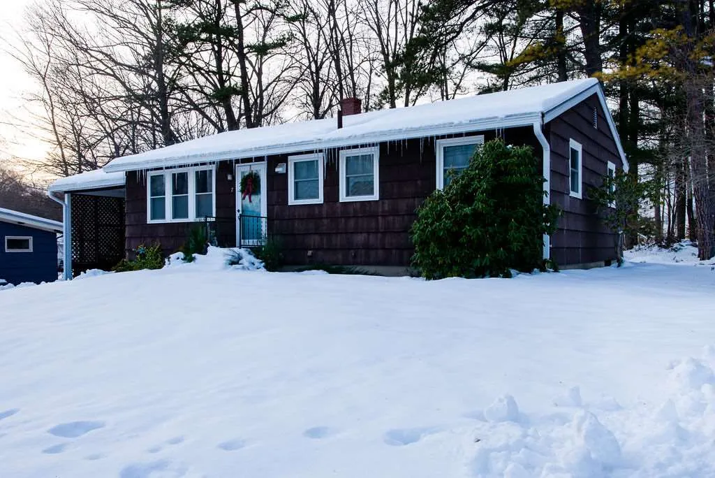 7 Oak Hill Drive Dover NH 03820