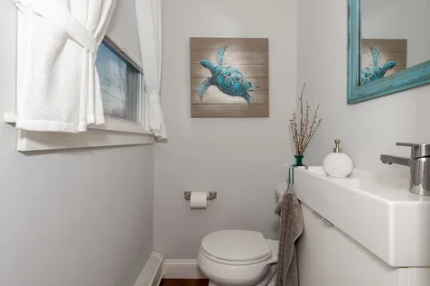 7 Oak Hill Drive Dover NH 03820