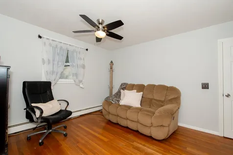 7 Oak Hill Drive Dover NH 03820