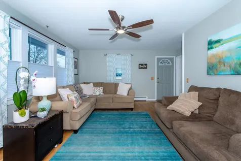 7 Oak Hill Drive Dover NH 03820