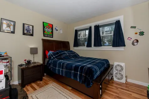 7 Oak Hill Drive Dover NH 03820