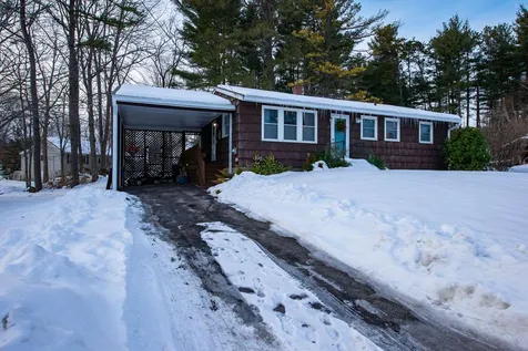 7 Oak Hill Drive Dover NH 03820