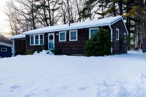7 Oak Hill Drive Dover NH 03820