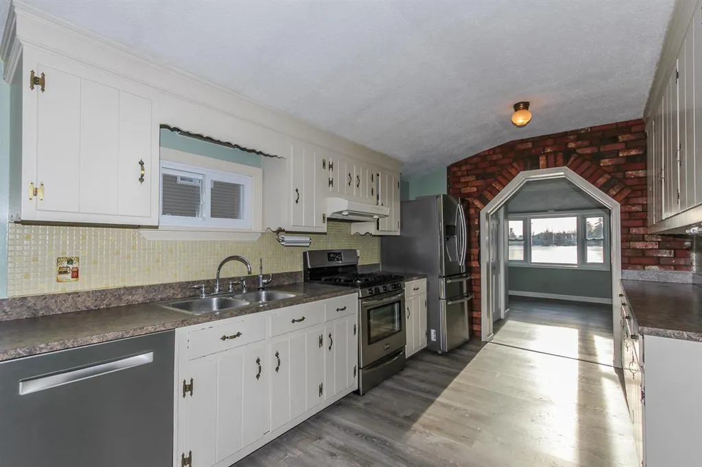 93 West Shore Road Windham NH 03087