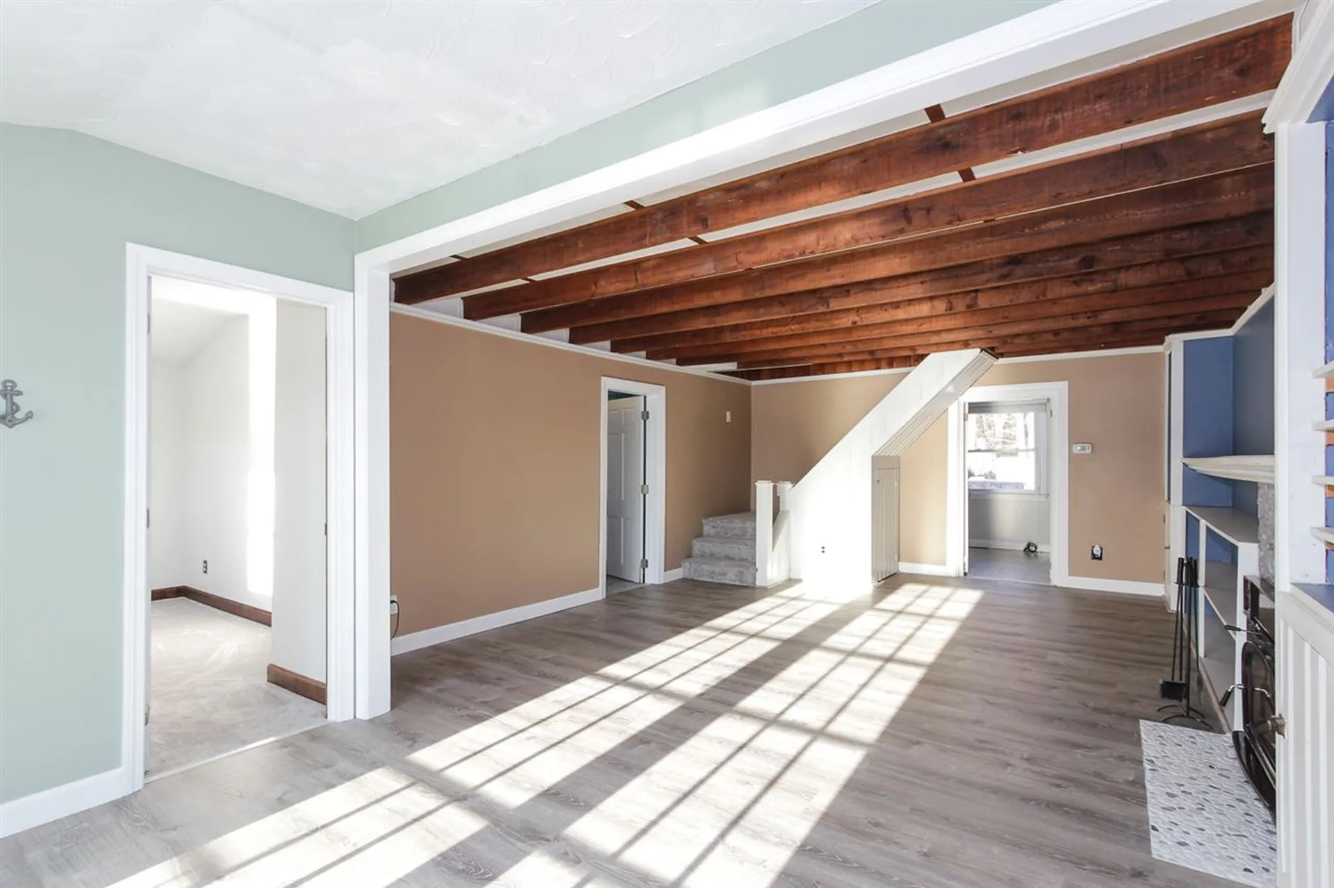 93 West Shore Road Windham NH 03087