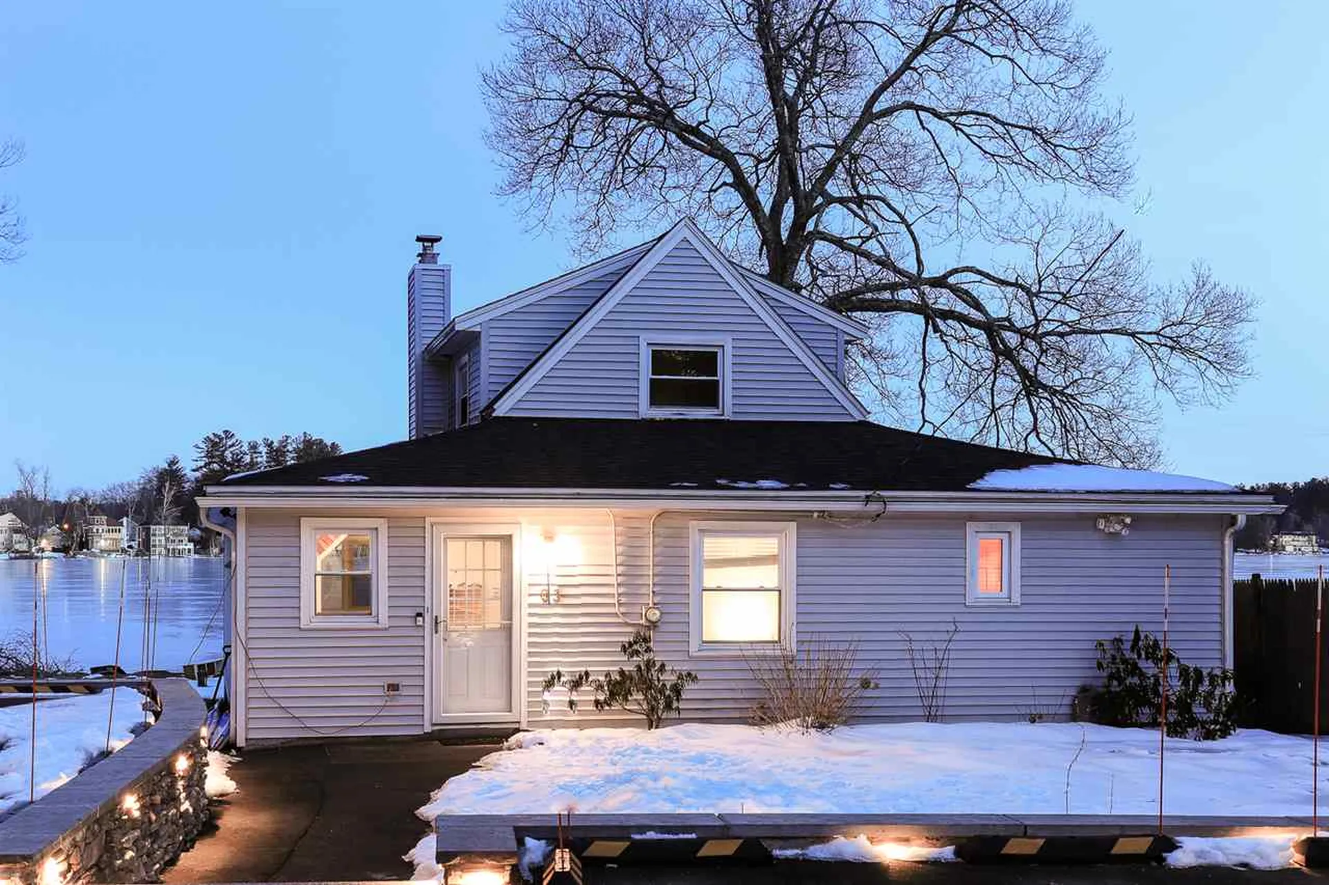 93 West Shore Road Windham NH 03087