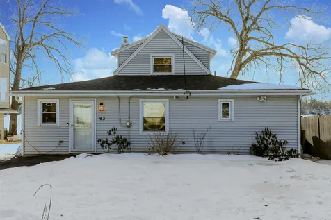 93 West Shore Road Windham NH 03087