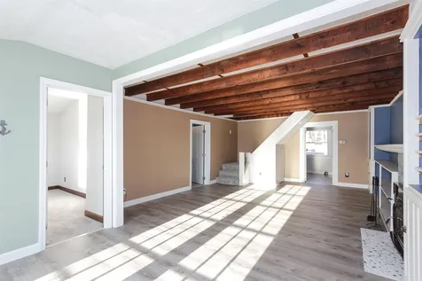 93 West Shore Road Windham NH 03087