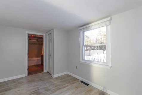 93 West Shore Road Windham NH 03087