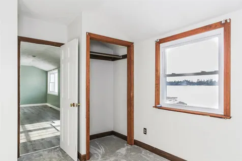 93 West Shore Road Windham NH 03087