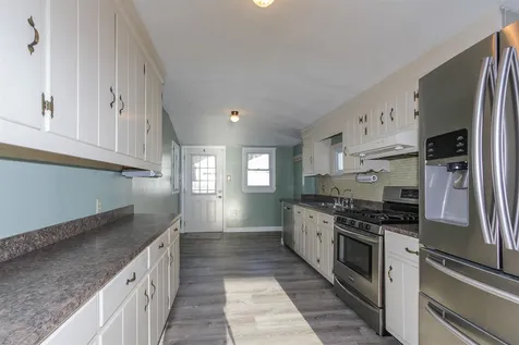93 West Shore Road Windham NH 03087