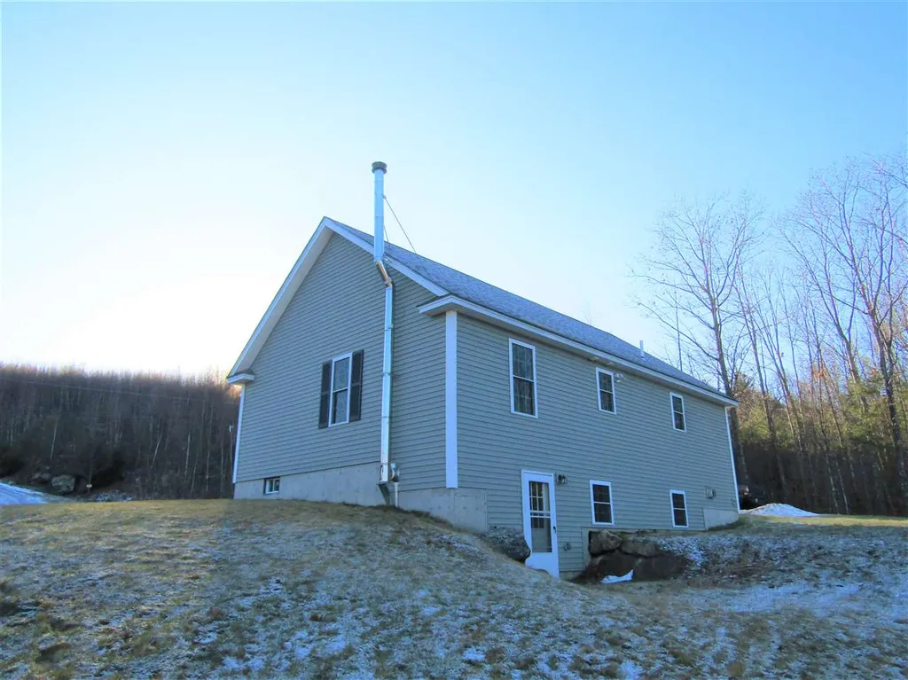 5 Echo Valley Road Deerfield NH 03037