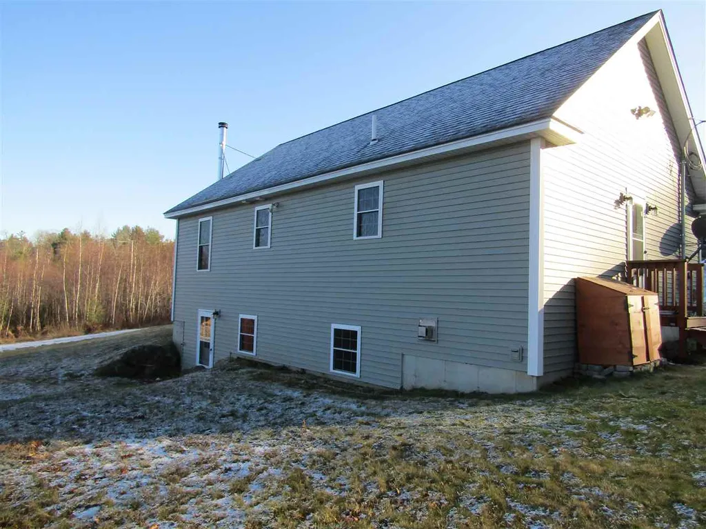 5 Echo Valley Road Deerfield NH 03037