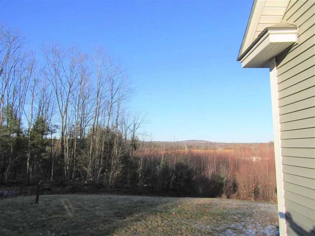 5 Echo Valley Road Deerfield NH 03037
