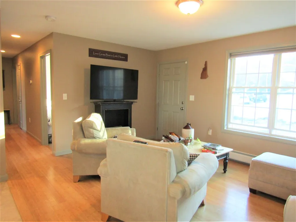 5 Echo Valley Road Deerfield NH 03037