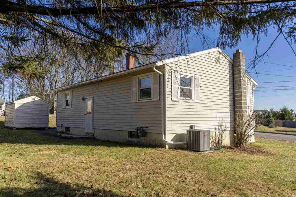 22 Applevale Drive Dover NH 03820