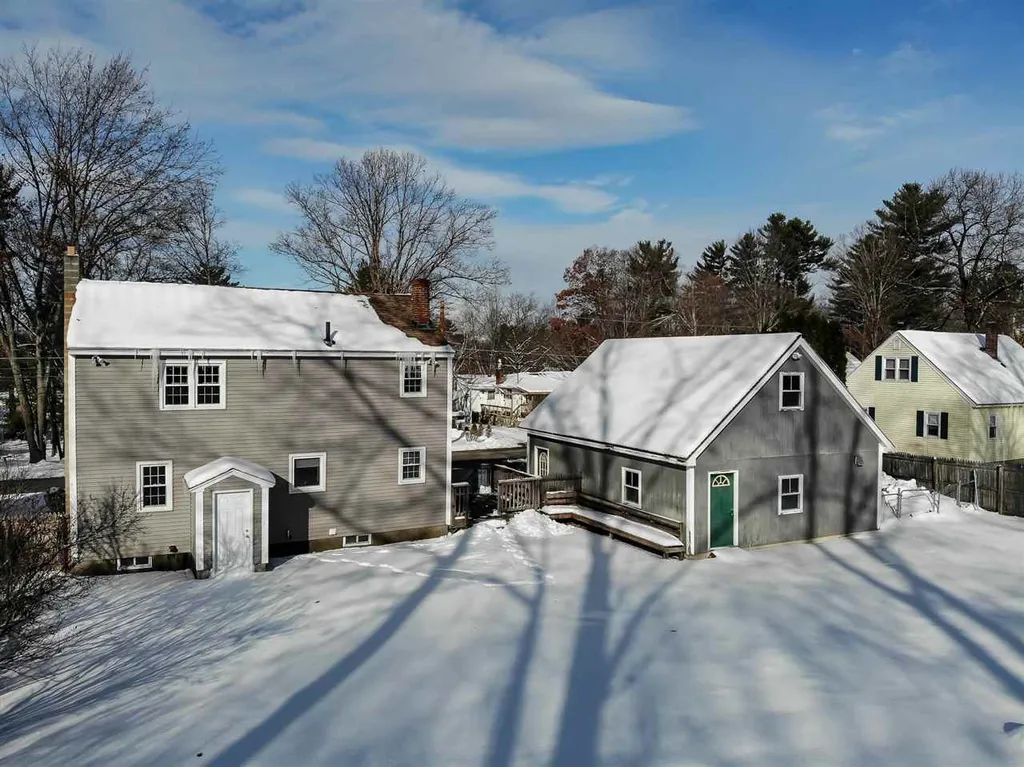 32 Dodge Street Rochester NH 03867