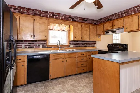 32 Dodge Street Rochester NH 03867