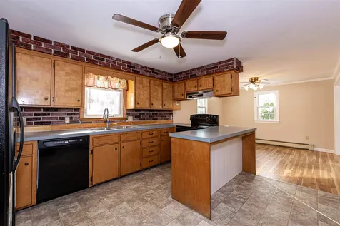 32 Dodge Street Rochester NH 03867