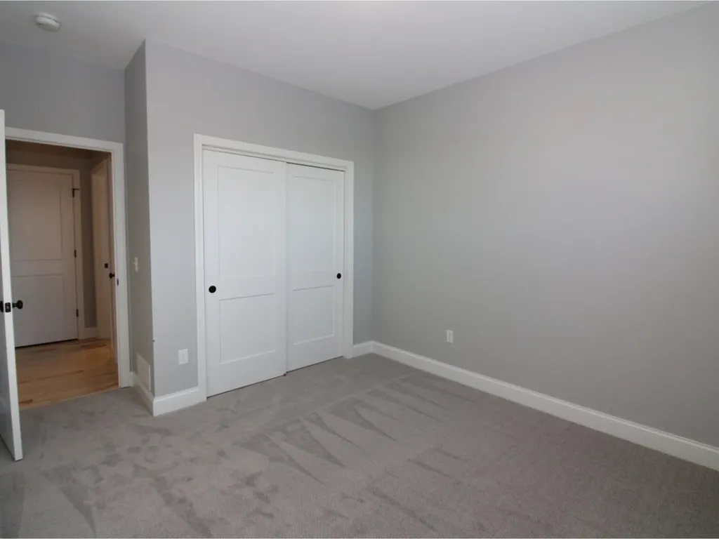 77 Ledge Way South Burlington VT 05403