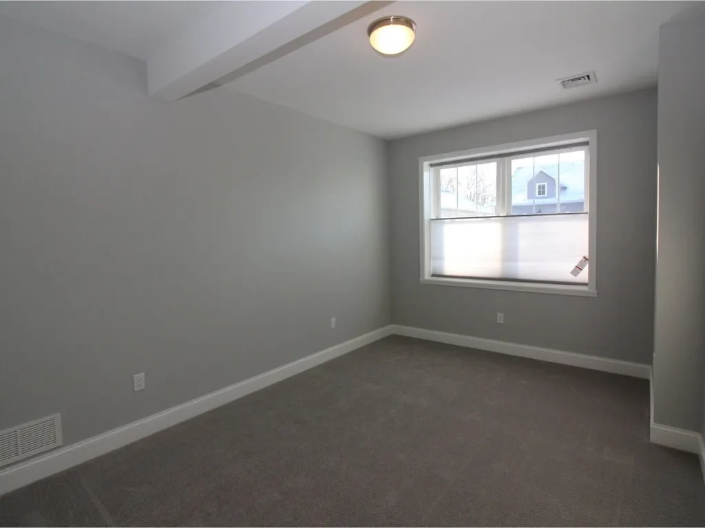 77 Ledge Way South Burlington VT 05403
