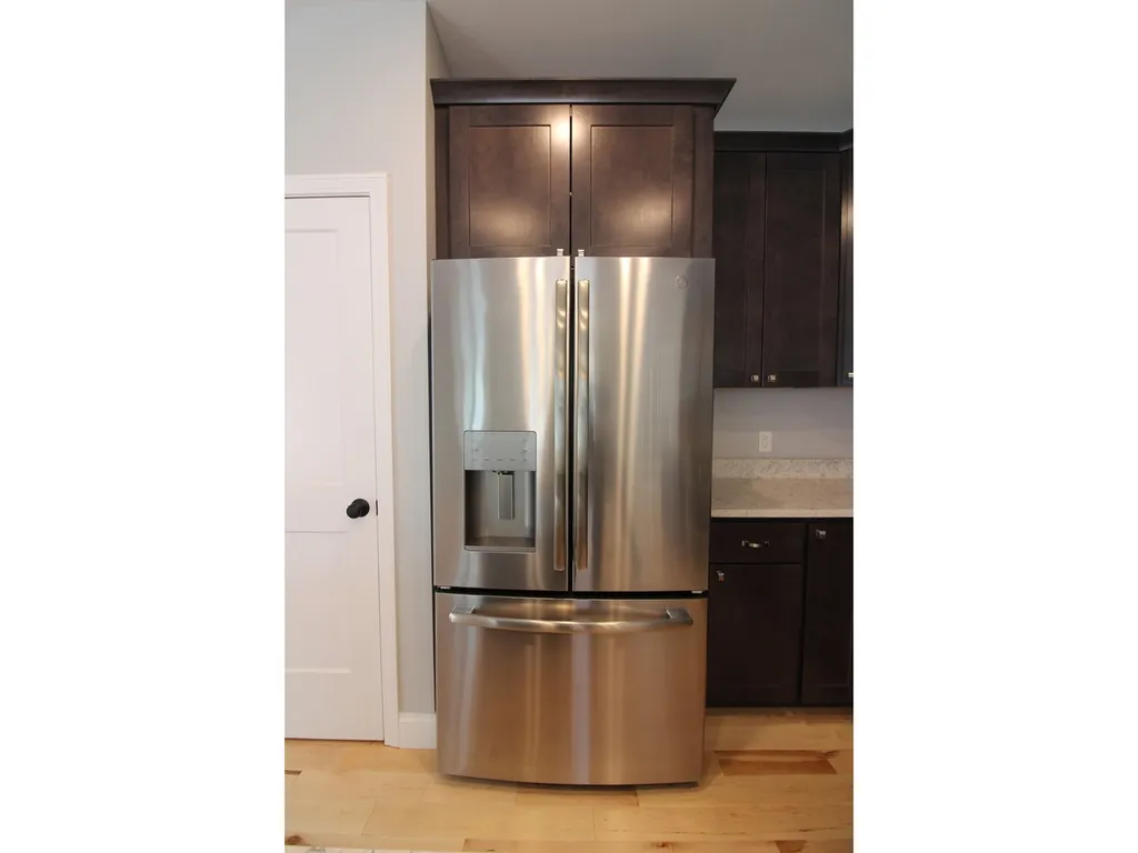 77 Ledge Way South Burlington VT 05403