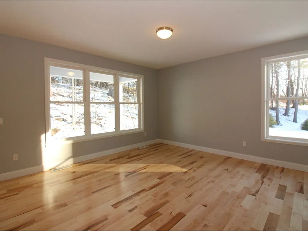 77 Ledge Way South Burlington VT 05403