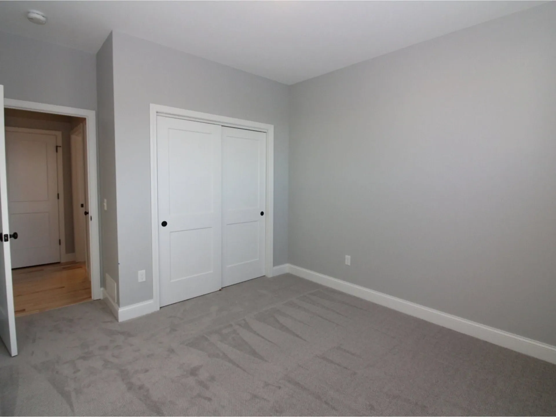 77 Ledge Way South Burlington VT 05403