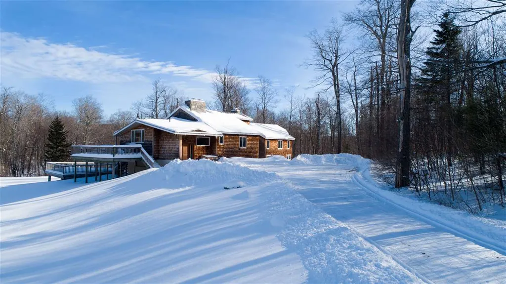 728 Vt Route 30, Winhall VT Real Estate Listing | MLS# 4787540 Homes