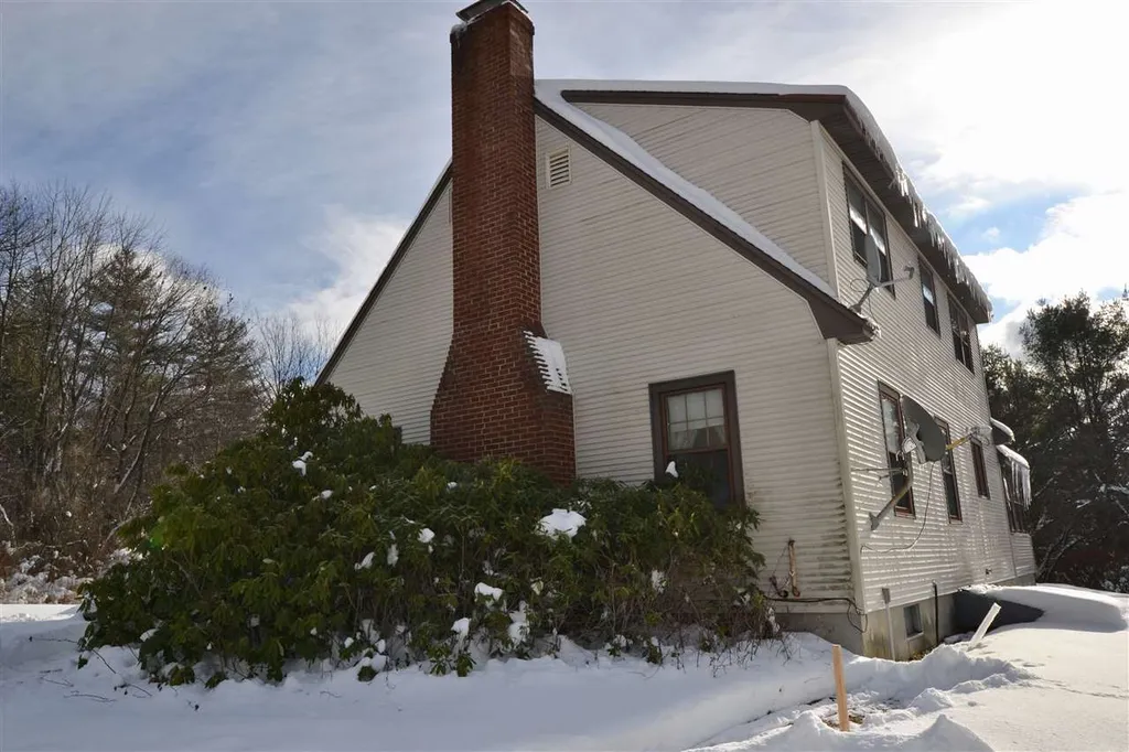 9 Reaveley Road Hancock NH 03449