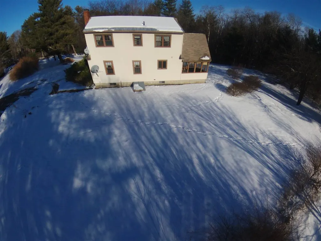 9 Reaveley Road Hancock NH 03449