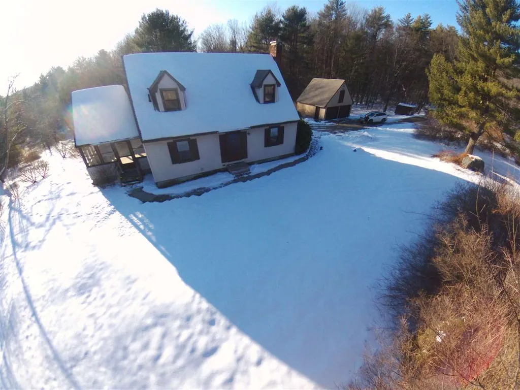 9 Reaveley Road Hancock NH 03449