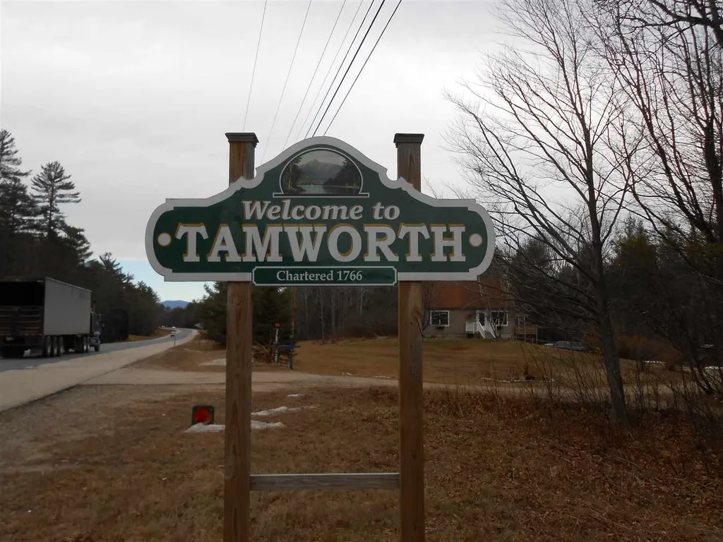34 Oak Lane Tamworth NH 03886