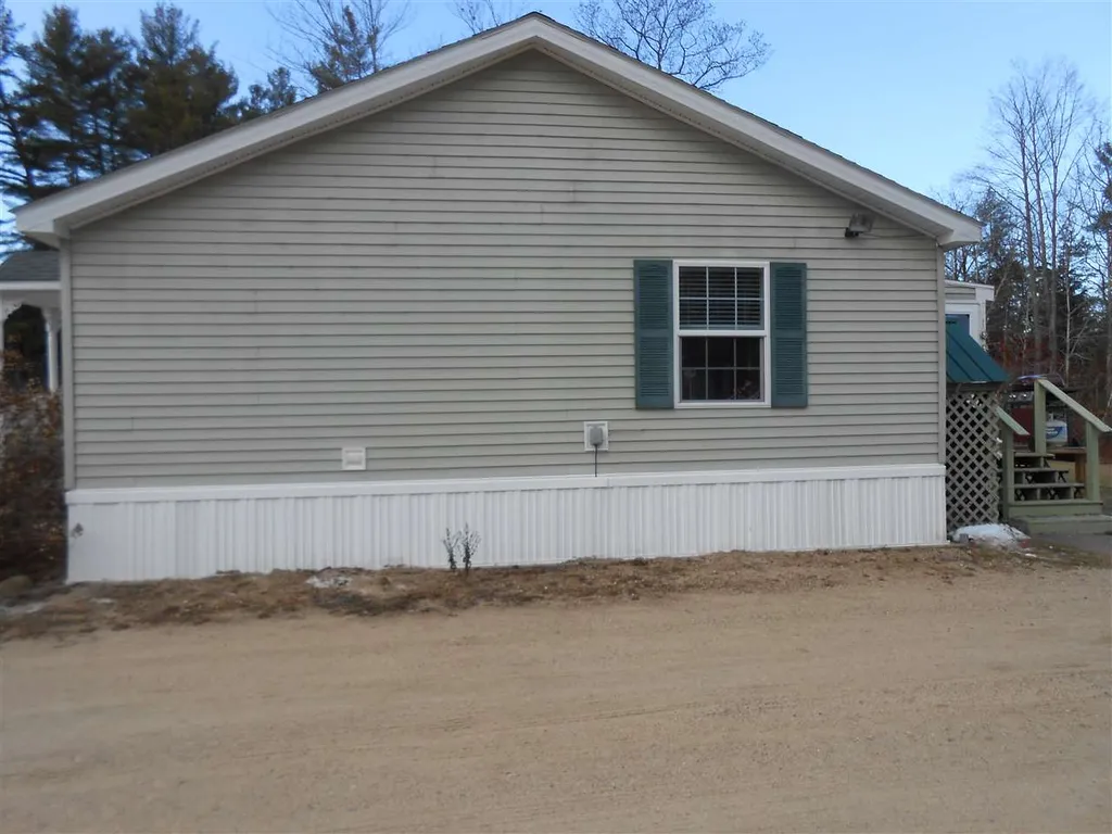 34 Oak Lane Tamworth NH 03886